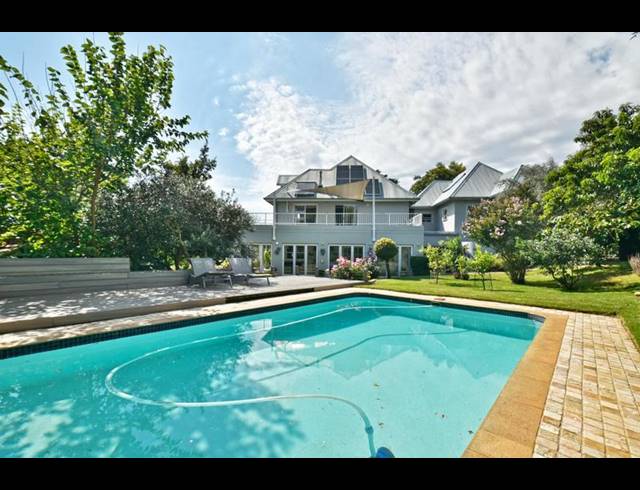 6 BEDROOM HOUSE FOR SALE IN EMMARENTIA